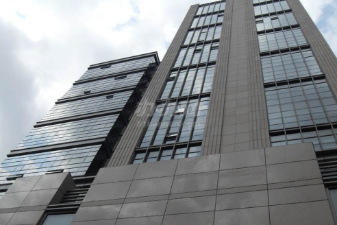 徐汇3.4.9号线宜山路站,汇鑫国际大厦精装修面积350平米